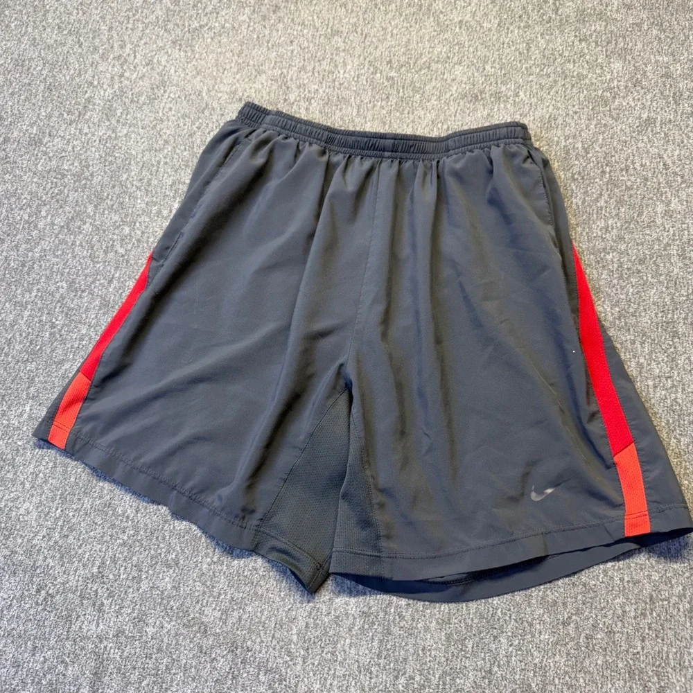 Nike Dri-FIT Mens Running Shorts Gray Red Stripe Zipper Pocket 695441-060 Medium